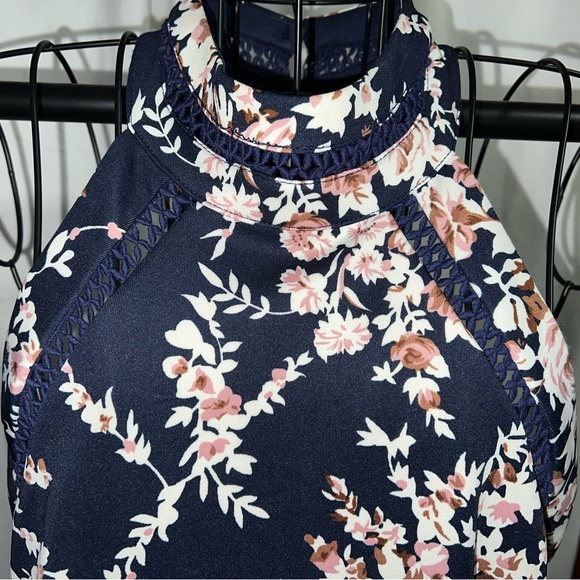 EUC-Juniors' Printed Mock-Neck Crochet-Trim Fit & Flare Dress Size 13/14 - Picture 3 of 13